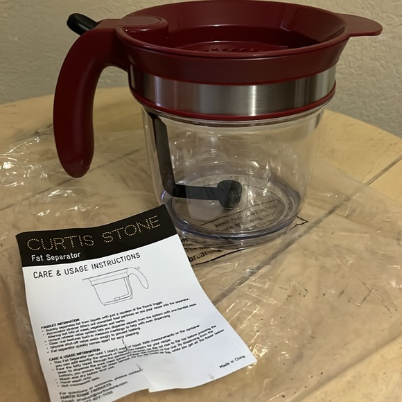 NEW Curtis Stone Red Gravy and Fat Separator - Picture 2 of 7
